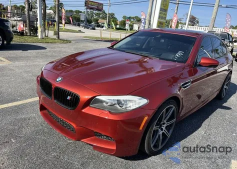 2013 BMW M5 z USA, uszkodzony, nr VIN WBSFV9C57DC773911